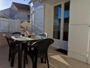 Maison cosy au centre de La Brée-les-Bains avec 4 couchages, proche plage, WiFi gratuit - FR-1-246A-219
